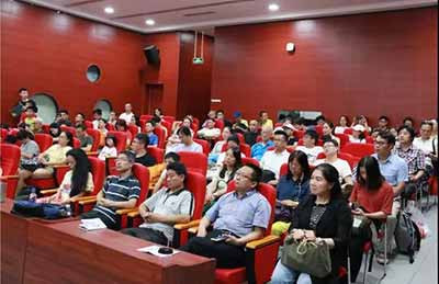 《走近毛泽东》:面对历史与现实的思考