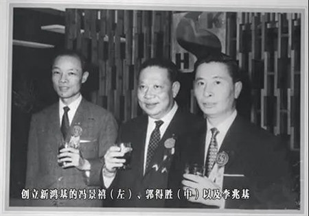 报告称，香港将在面积达300平方公里的都会区新建住房92万套，满足容纳250万人的住房需求，另外还要新建33万套公租房，给低收入人群解决住房问题。