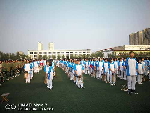 河北滦州三中纪念毛主席逝世43周年