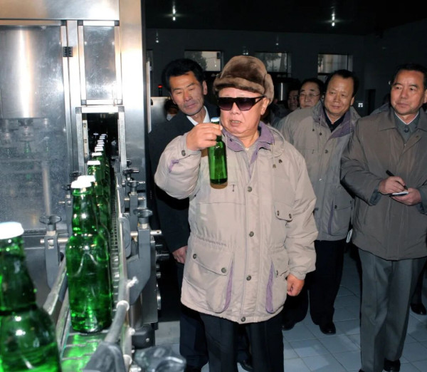 【朝鲜图片展】——值此伟大领导者金正日同志华诞84周年