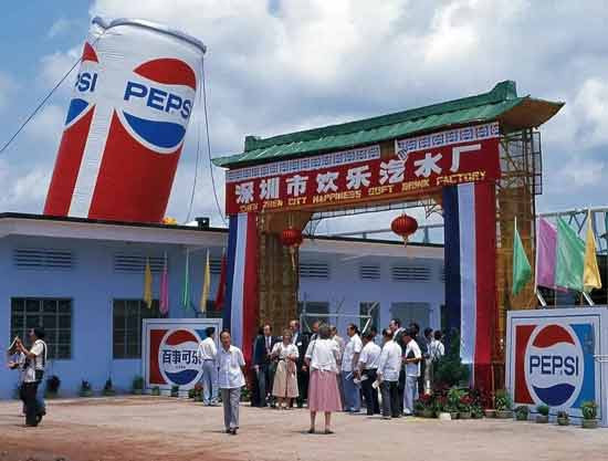 40年后,为什么说“天堂往左,深圳往右”?