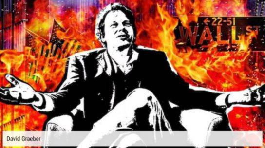 “民主国家”本身就是一个悖论,民主人士一直试图将民众自治的理想嫁接到国家的强制机器上,这却一直被证明行不通。今天,我们面对的不是民主的危机,而是国家的危机,萨帕塔等不以夺取国家政权、而以在社区的自组织重建民主的实践也正在说明,民主正在回归它的发源地:中间地带。