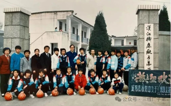 计划经济时代的国营工厂为啥要管职工的生老病死?