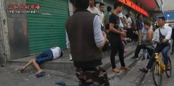 老胡认为美国这个市长说的是“蠢话”，一点没错，同样的意思，换个胡编式“聪明话”那就立马高大上了：“找市场，不找市长”，“社会主义大锅饭等靠要思维养懒汉”，“优胜劣汰，你穷是因为你懒，他富是因为他奋斗了”。