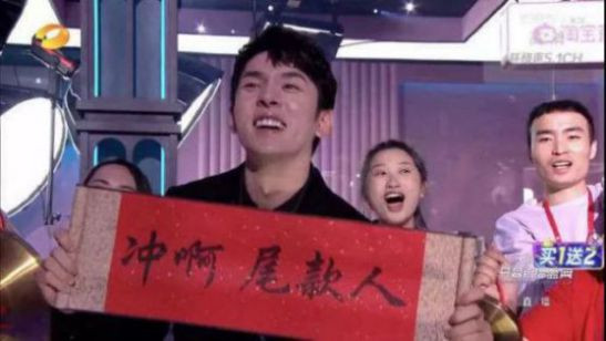 裸贷、偷钱、贪污…买奢侈品的年轻人真的都有钱吗?