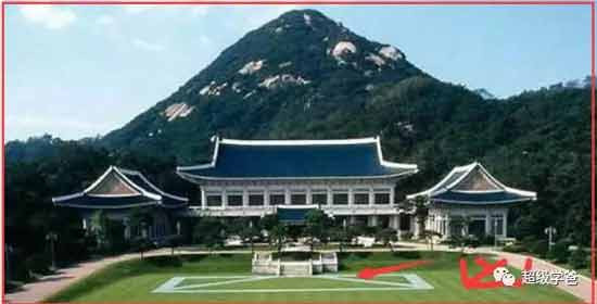 文在寅也把房地产改革、打压房价作为一项重要的民生工程，并在上台三年后持续重拳出击，出台了28项房改政策。结果还不错，文在寅成功把首尔打造成了全世界涨幅最大、涨速最快的城市，本来已经很高的房价，四年涨了50-90%。文在寅被骂跟开发商蛇鼠一窝。