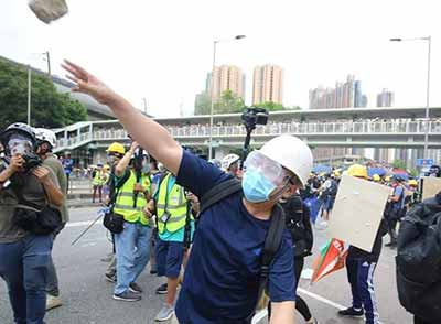元朗“复仇者联盟”?别逗了!昨天(27日),香港的街头对峙再次说明一件事!