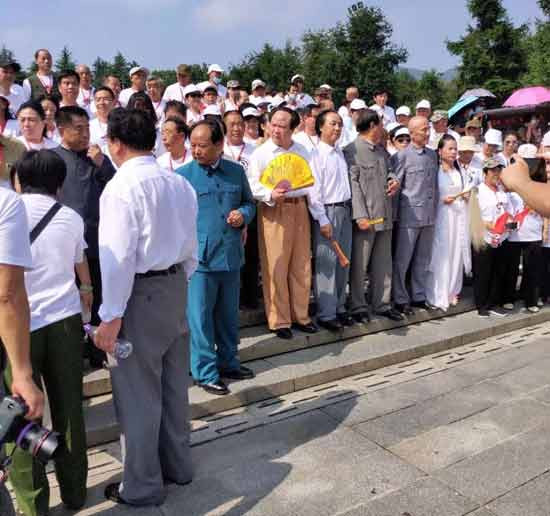 9月9日的韶山,人如海花如潮,人民呼唤毛主席!
