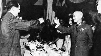 过去几十年,我国影视剧中一直淡化毛岸英的形象,要么直接隐身,要么唯唯诺诺,木讷寡言。