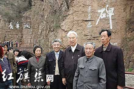 如果每一位干部都不推卸责任,主动承担,敢于用实际行动说服人民群众,那么人民群众也会把他记在心里。