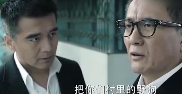 所以当我看到“祖孙三代都在烟草公司奉献”这种话时,说实话,恶心。如果非要这么“奉献”的话,请给所有人这样一个公平的机会,我相信到时候,你们会看到恐怖的“奉献”精神。 毕竟他的祖孙三代都在烟草公司,而我们的祖孙三代却在搬砖。他们担心“奉献”的不够大声,我们生怕下一代连砖都没得搬了……