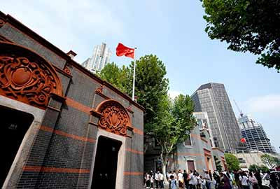 毛主席指出：中国“工业无产阶级人数虽不多，却是中国新的生产力的代表者，是近代中国最进步的阶级，做了革命运动的领导力量。”(《中国社会各阶级的分析》)并且特别指出中国无产阶级是“特别能战斗”的阶级。中国有了这个代表新的生产力和生产方式的工人阶级，这是产生中国共产党的阶级基础。