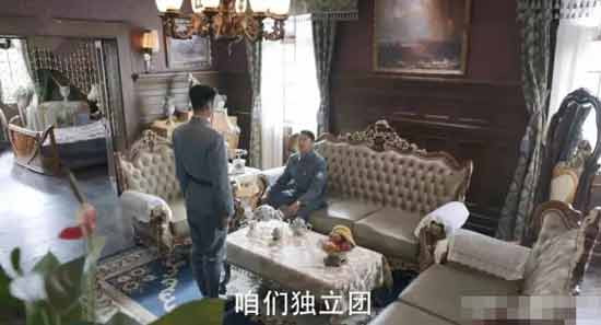 八路军的英雄形象,不是靠抹发胶、抽雪茄、走“模特步”、耍酷耍狠、搞军阀作风搞起来的,而是靠英勇抗战、团结民众、艰苦奋斗建立起来的。