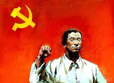 这位中国工人阶级的优秀代表，来自社会主义社会，来自共产党的培养和教育，来自毛泽东思想的武装！