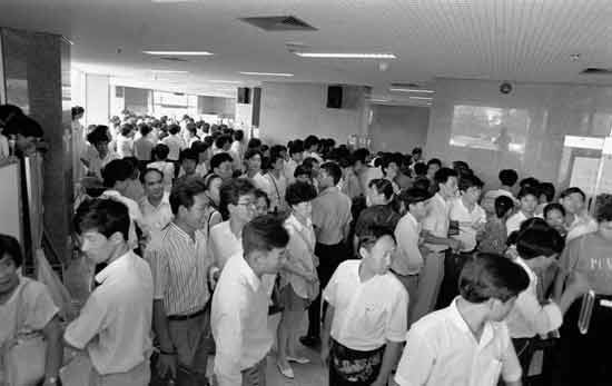 40年后,为什么说“天堂往左,深圳往右”?