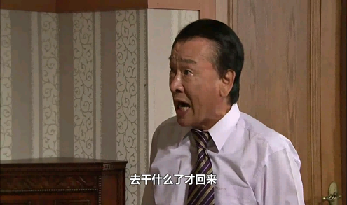 急躁的脾气、对精致的极致追求,这个国家的心态,紧绷地让人窒息。