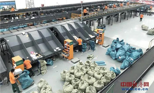 亚马逊工伤数据曝光：机器自动化如何加深对工人的控制和剥削？
