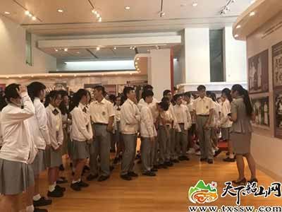 “中国出了个毛泽东”澳门展览引发热烈反响