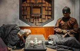 说到底，票号真的懂这个世界吗？其实从明商开始，大明是死还是活，大清能不能崛起，和他们一点关系都没有,他们也没有这个判断力，他们只知道拿战略物资过去和后金换钱，至于国家啥的，嗨，关他们屁事!