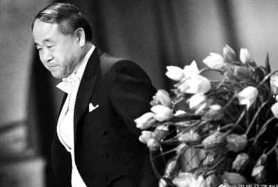 民族主义者,和逆向民族主义者,根本就不是一路人。一个豪情万丈希望自己的民族称雄世界、引领世界,一个卑躬屈膝觉得自己的民族有原罪,希望被西方文明拯救……
