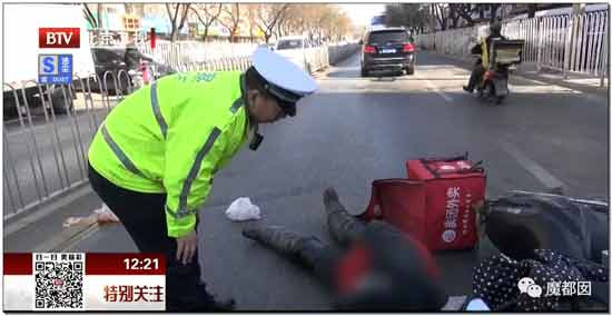 到底是谁在逼外卖骑手闯红灯、逆行、撞死人？