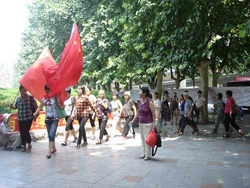 郑州人民纪念七一建党