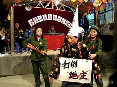 历史不会因现代化的包装而改变其运行逻辑。新兴地主阶级的客观存在，是我们在追求共同富裕道路上必须正视的现实课题。要以清醒的阶级分析法，审视那些披着现代契约外衣的剥削行径，旗帜鲜明地反对那些以剥夺他人尊严与生存空间为代价的恶。