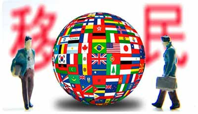 美国底层白人对外来移民的排斥,是资本主义“分而治之”策略的成功运作。它将阶级矛盾巧妙地伪装成种族矛盾,让底层民众相互仇视,从而掩盖了真正的剥削者。“移民问题”的本质是阶级问题,其最终解决,有赖于超越制造这一切不平等与对立的资本主义制度本身。