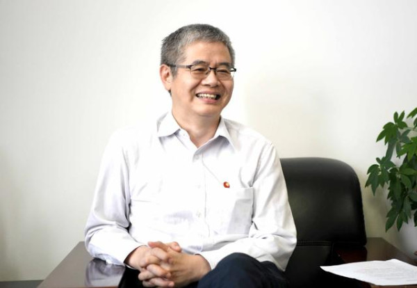 《北京日报》:北京科技奖励大会获奖人胡伟武:为人民造“芯”