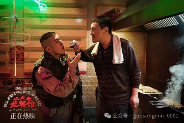 这个裂隙,按照常理是无法跨越的,但因为有编导的帮助,他居然跨越了。