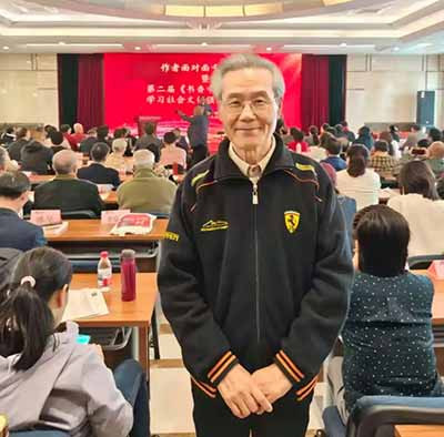 柳镇的《红旗漫卷西风》，是一位赤子诗人的信仰告白，是一部革命历史的诗意复刻，是一座民族精神的永恒丰碑，是一盏照亮时代信仰的明灯。它以生命为笔、以鲜血为墨、以信仰为魂、以历史为骨，书写了中国工农红军的英雄史诗，传承了伟大的长征精神，捍卫了真理的光芒，凝聚了民族的力量。