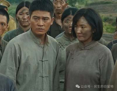 但一条获得近千赞的留言让我无法袖手旁观：“电视剧好看就行，那么较真干吗？” 这条留言背后，是一种危险的认知倾向：将历史视为可随意打扮的 “娱乐素材”，将集体记忆降格为 “爽感消费” 的附庸。已是虚无和精神鸦片化的深度症状