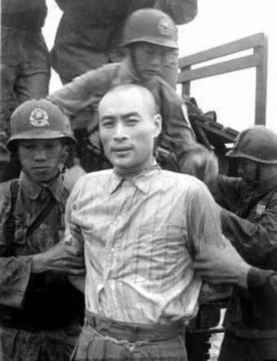 蔡孝乾证明了,有些人即便有“最老的资格”,“光辉的履历”,“昔日的功勋”,“苦难的考验”,但是在一个安逸的环境里,没有节制和有效监督的同时掌控经费和权力,“久经考验”最终也抵不过财色侵蚀。