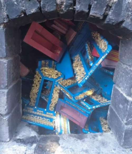 如果到了此刻依然还有人企图辩解洗白，那我只有一句话：背宗忘祖，猪狗不如。