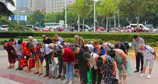 武汉人民想念毛主席！——武汉纪念毛主席逝世44周年纪实