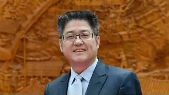 冲在最前面推搡解放军的印军，印度国内骂他们“中国佬”