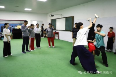 中国戏曲学院师生到河南省南街村教学实践