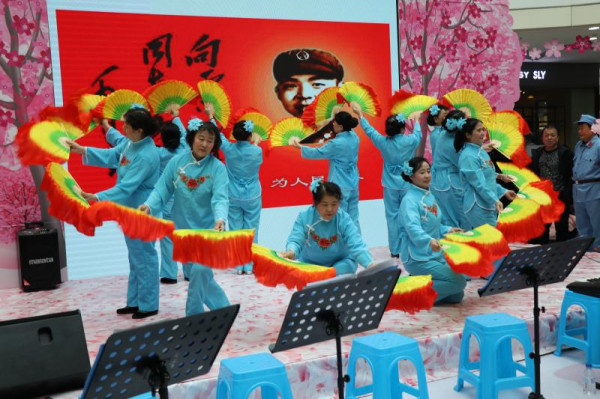 长春人民纪念毛主席“向雷锋同志学习” 题词55周年文艺汇演纪实