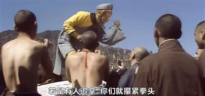 庙里的泥塑木偶,看来庄严肃穆,但你喊他他不听,拜他他不灵,你把他推倒、打烂,他也没有什么反应......还不如“齐天大圣”留下的故事管用。
