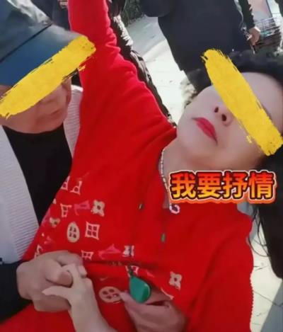 政治的进步和落后,关乎着人心向背,也关乎着政党在民众心目中的地位浮沉,一个先进的政党是具有自洁功能的,如果失去了自洁功能,也就意味着失掉了先进性。