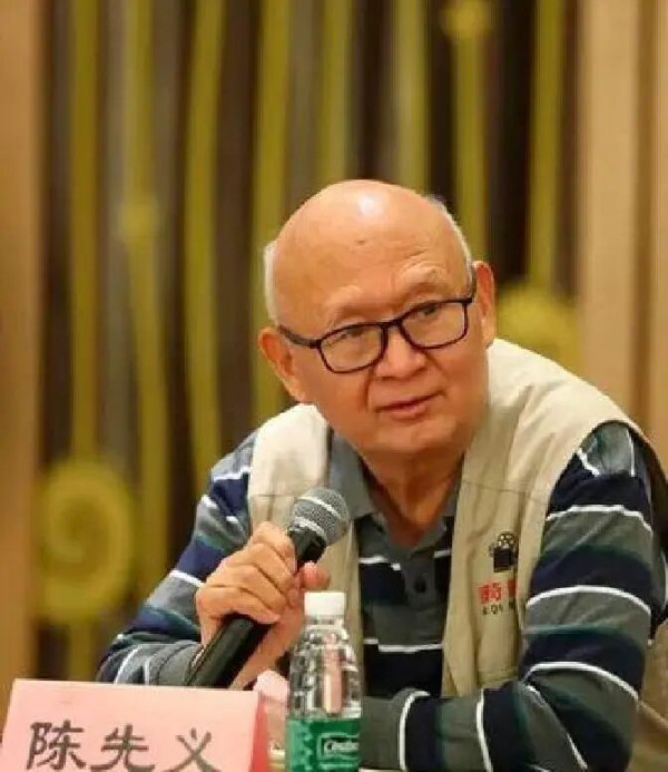 评判媒介优劣，标尺从来不该是出身载体，而要看能否直面现实、回应群众、传递真知
