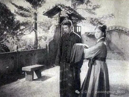 一切腐朽落后，靠剥削压迫劳动人民为生的统治阶级，必然会将自身的私利置于家国社稷、万民苍生之上，必然奉行对外投降、对内镇压的政策，最终也必然会在无休无止的内斗中走向彻底覆灭。