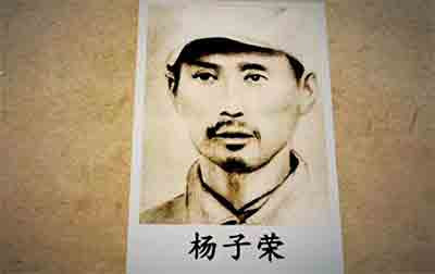 总有一天,孤勇者还会变成浩浩荡荡,一眼望不到头的队伍!