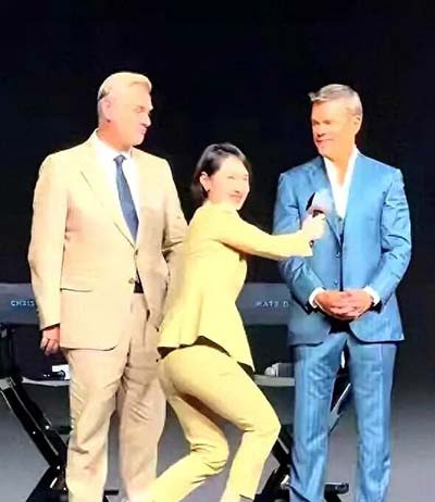 这一代中国媒体人请记住：你可以热爱电影，可以欣赏艺术家，可以在心里把对方视为女神，但当话筒递出去的那一刻，请保持平视，你不能代表民众向洋人屈膝。