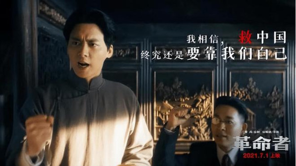 李易峰嫖娼李易峰本人肯定有问题,但是有问题的艺人还能被人捧得这么高,在这个社会上混得这么好,这背后推他支持他的势力没有问题吗?这样的势力能够长期存在,培养着一个又一个李易峰,甚至比李易峰更恶劣的艺人,这难道不是更可怕的问题吗?