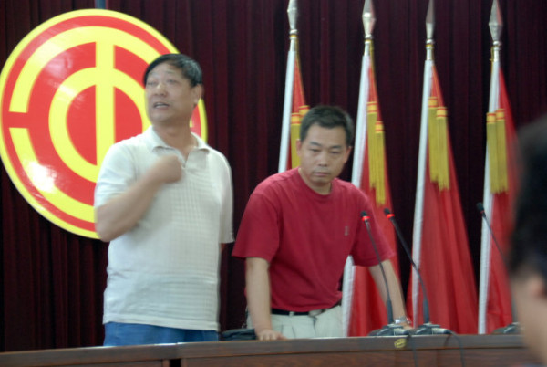 2009年6月25日,150位陕西工人维权代表按照与陕西省总工会的约定,再次来到省总会议厅,听取省总于6月15日承诺的就工人维权代表递交《陕西离退工人致陕西省总工会的公开信》通报协调情况。