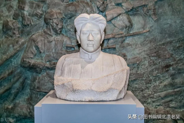在中国历史上留下重要痕迹的事件中,作为国家领导人,伟人都是把自己的孩子毫不犹豫地送出去,而作为普通老百姓正式看到了伟人的人格魅力,才心甘情愿的支持他、拥护他。只有少数人,自以为是地用自己的思想去解构那个时代!