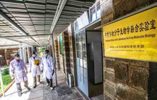 1994年,莱斯特•布朗(Lester Brown)的《谁来养活中国》引发国际舆论高度关注 。“谁来养活中国”表面在谈中国,实际上并不关心中国的粮食供应,而是担心如果中国粮食进口量极其庞大,将会影响其他国家营养不足或者贫困群体的粮食消费。占少华老师的讲座有力地打破了此类对中国粮食战略的构陷和误导——谷物才是上述群体的主要食物来源,而中国的谷物基本自给自足,进口较少,并不会造成其他人口的食物短缺和饥