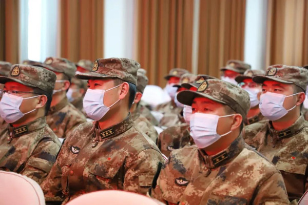 杨根思部队参观南街村——英雄的部队到文明的村庄