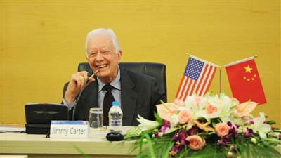 一个人究竟是多绝望才会在美国当“仁宗”